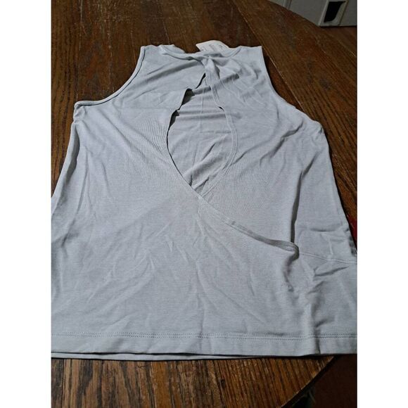 New XXS Fabletics Soft Grey Heather Blake Open Back Tank Top Muscle Shirt NWT - Picture 7 of 8